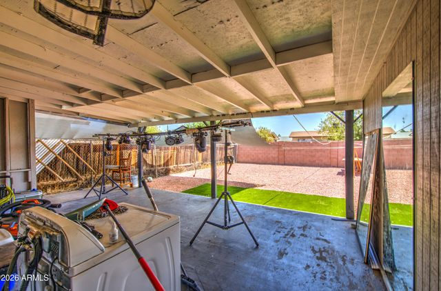 8939 W SELLS Drive, Phoenix, AZ 85037