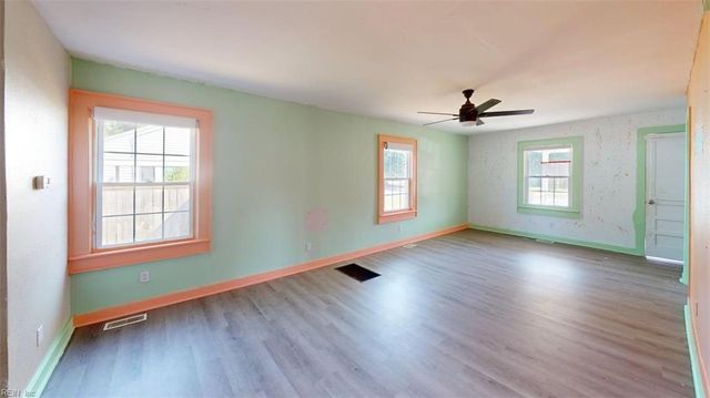 307 Elizabeth ST, Suffolk, VA 23434