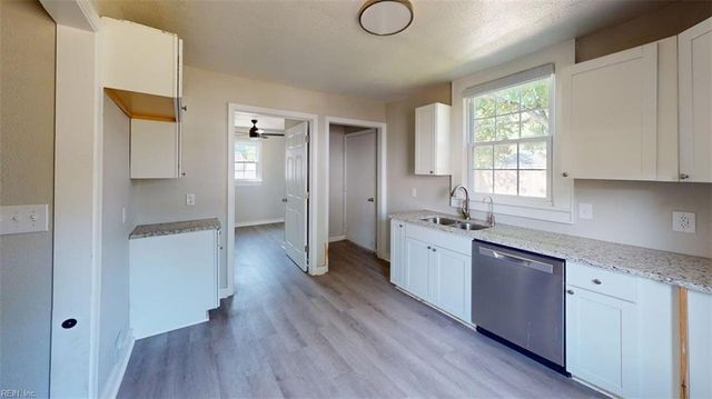 307 Elizabeth ST, Suffolk, VA 23434