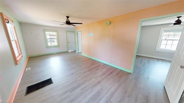 307 Elizabeth ST, Suffolk, VA 23434