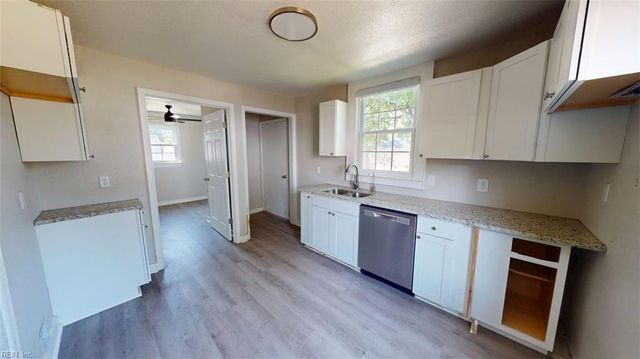 307 Elizabeth ST, Suffolk, VA 23434