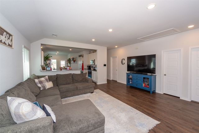 431 Woodhouse Way, Everman, TX 76140