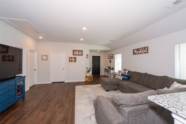 431 Woodhouse Way, Everman, TX 76140