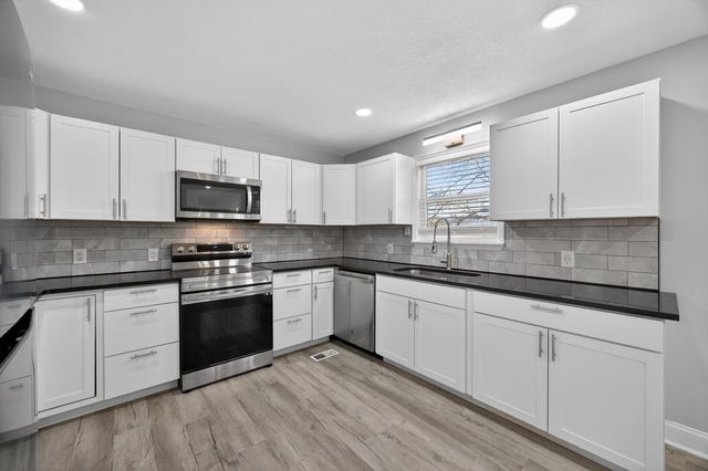 405 Dempsey Lane, Rossville, GA 30741