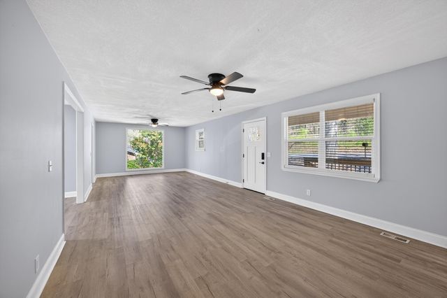 405 Dempsey Lane, Rossville, GA 30741