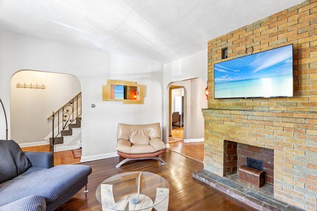 19 Brooks Park, Medford, MA 02155
