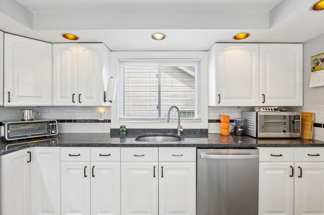 19 Brooks Park, Medford, MA 02155