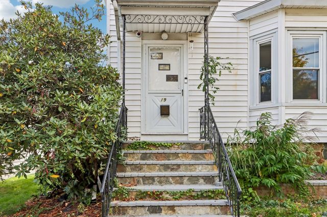 19 Brooks Park, Medford, MA 02155