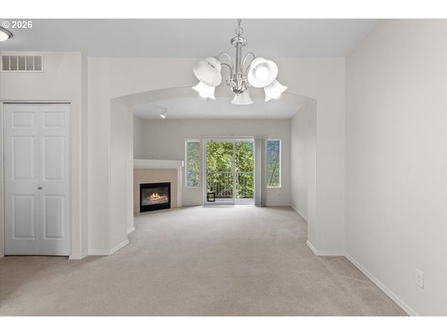 13700 Sw SCHOLLS FERRY Rd 103, Beaverton, OR 97007