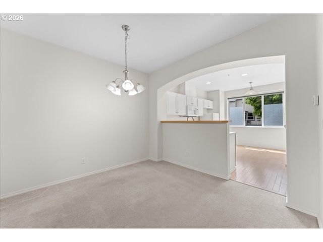 13700 Sw SCHOLLS FERRY Rd 103, Beaverton, OR 97007
