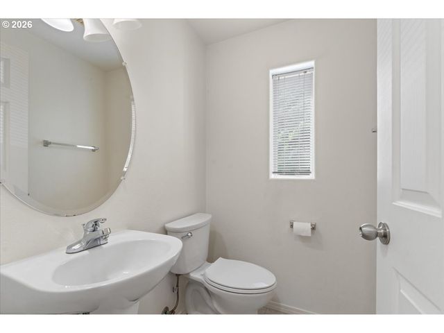 13700 Sw SCHOLLS FERRY Rd 103, Beaverton, OR 97007