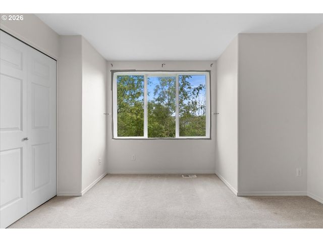 13700 Sw SCHOLLS FERRY Rd 103, Beaverton, OR 97007