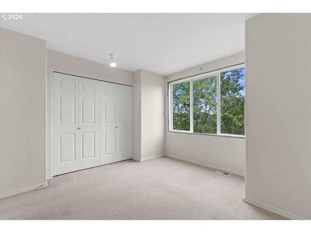 13700 Sw SCHOLLS FERRY Rd 103, Beaverton, OR 97007