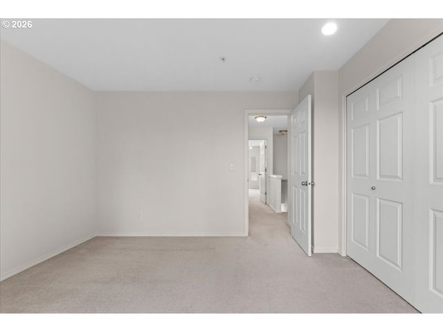 13700 Sw SCHOLLS FERRY Rd 103, Beaverton, OR 97007