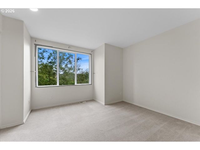 13700 Sw SCHOLLS FERRY Rd 103, Beaverton, OR 97007