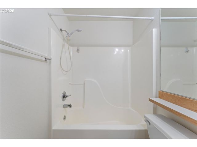 13700 Sw SCHOLLS FERRY Rd 103, Beaverton, OR 97007