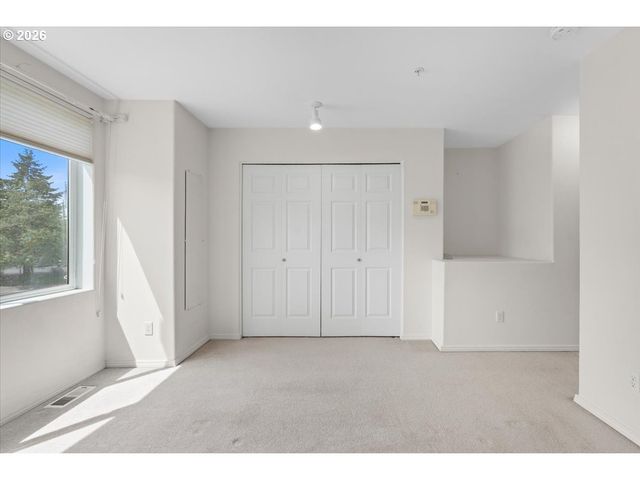 13700 Sw SCHOLLS FERRY Rd 103, Beaverton, OR 97007