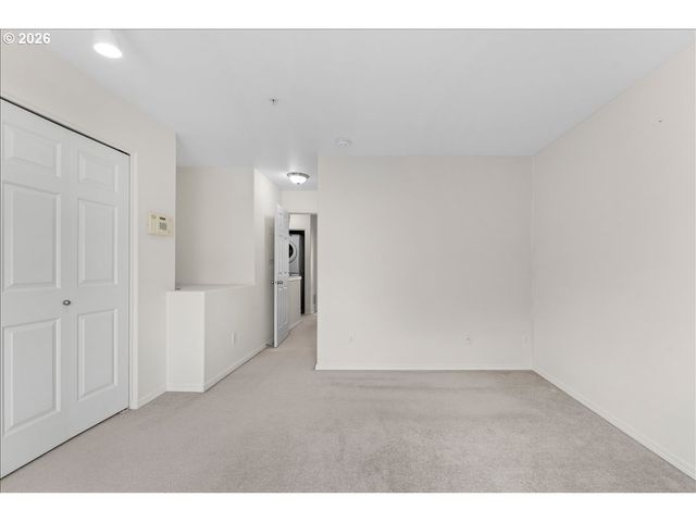 13700 Sw SCHOLLS FERRY Rd 103, Beaverton, OR 97007