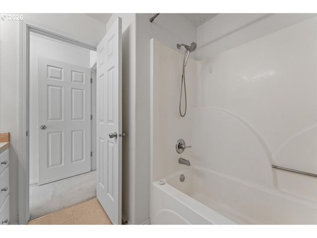 13700 Sw SCHOLLS FERRY Rd 103, Beaverton, OR 97007