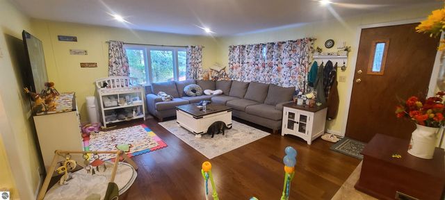 4711 Interlake Drive, Oscoda, MI 48750