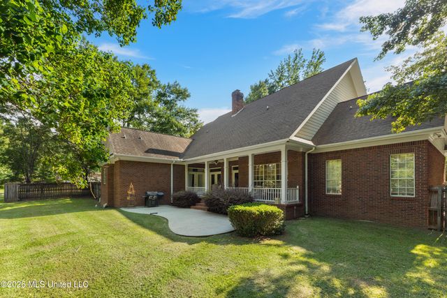 92 Highpointe Drive, Hattiesburg, MS 39402