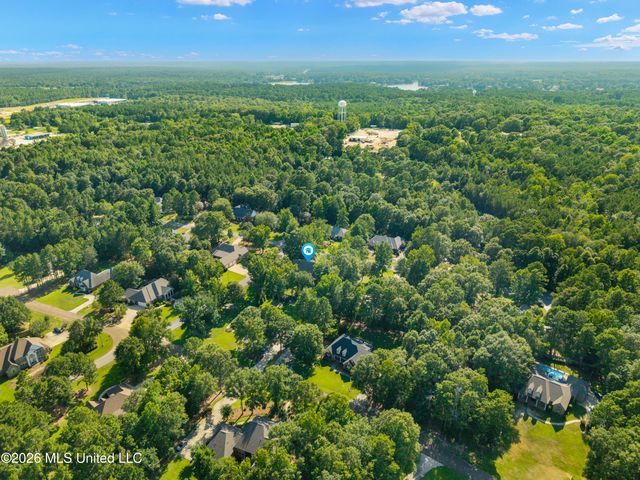 92 Highpointe Drive, Hattiesburg, MS 39402