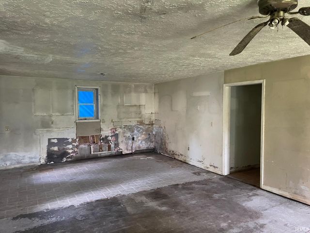 1107 10th Street, Bedford, IN 47421