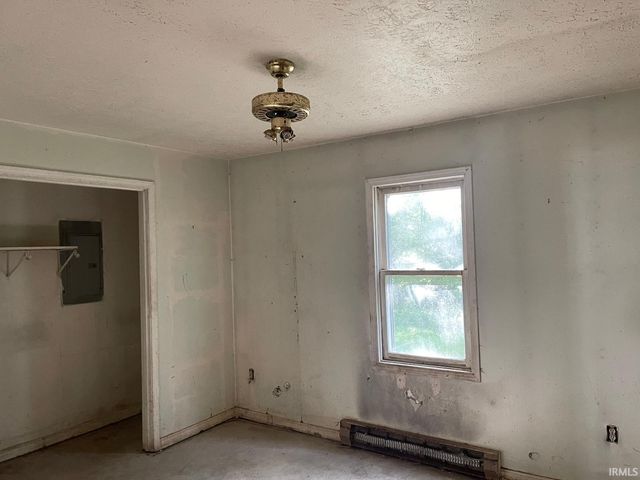 1107 10th Street, Bedford, IN 47421