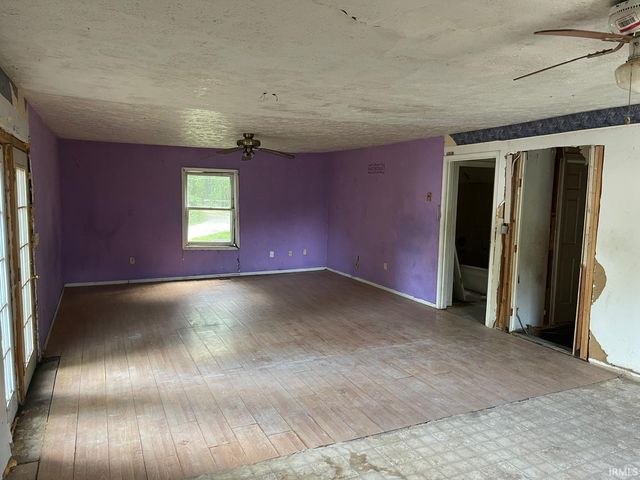 1107 10th Street, Bedford, IN 47421