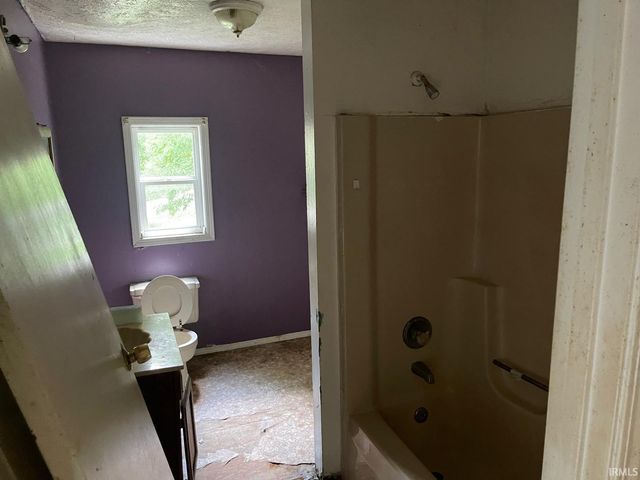 1107 10th Street, Bedford, IN 47421