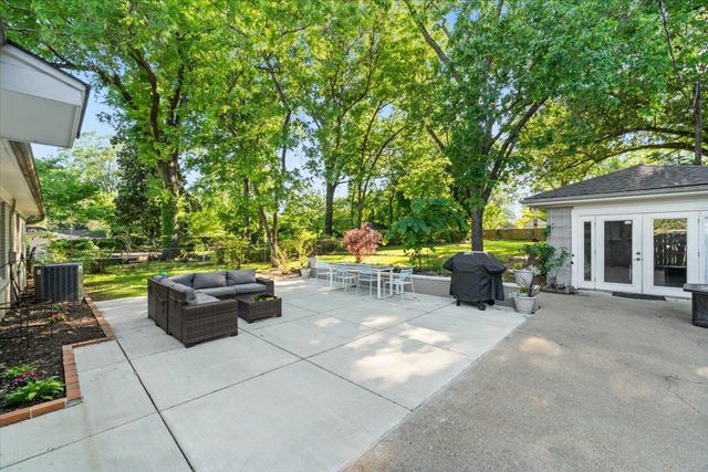 325 W PEG LN, Memphis, TN 38117