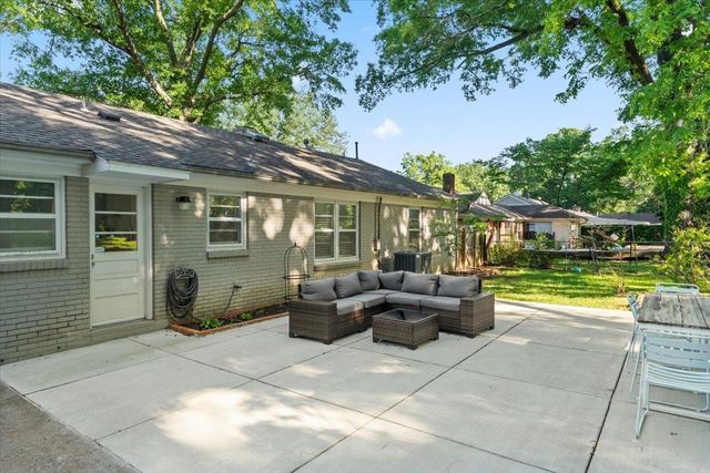 325 W PEG LN, Memphis, TN 38117