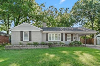 325 W PEG LN, Memphis, TN 38117