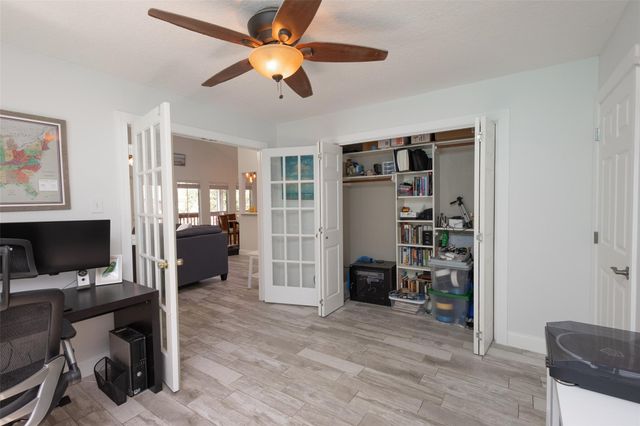 827 Cedar Road, Clear Lake Shores, TX 77565