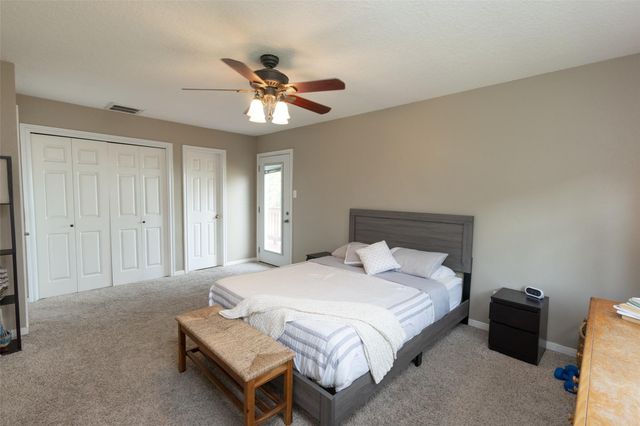 827 Cedar Road, Clear Lake Shores, TX 77565