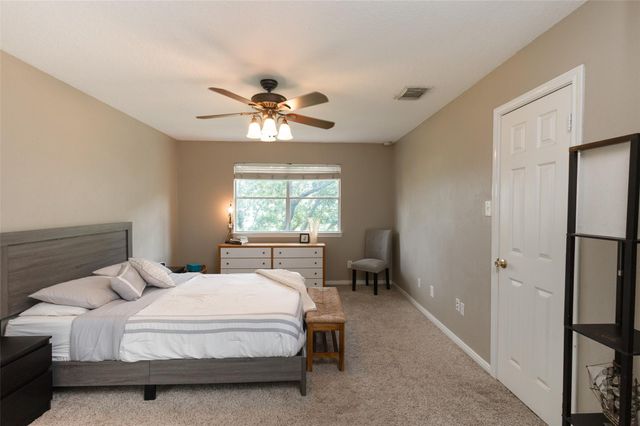 827 Cedar Road, Clear Lake Shores, TX 77565