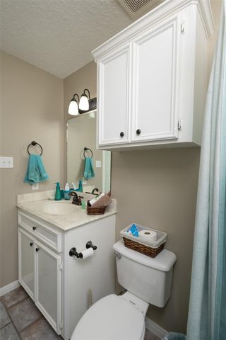 827 Cedar Road, Clear Lake Shores, TX 77565