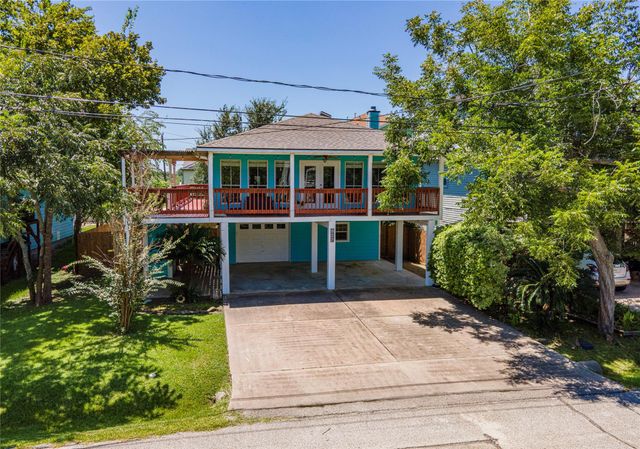 827 Cedar Road, Clear Lake Shores, TX 77565