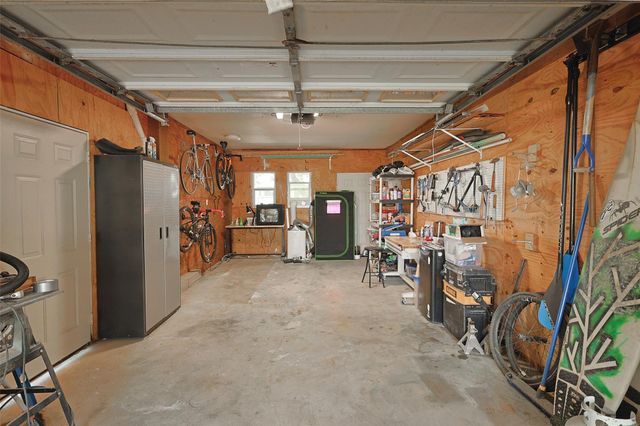 827 Cedar Road, Clear Lake Shores, TX 77565