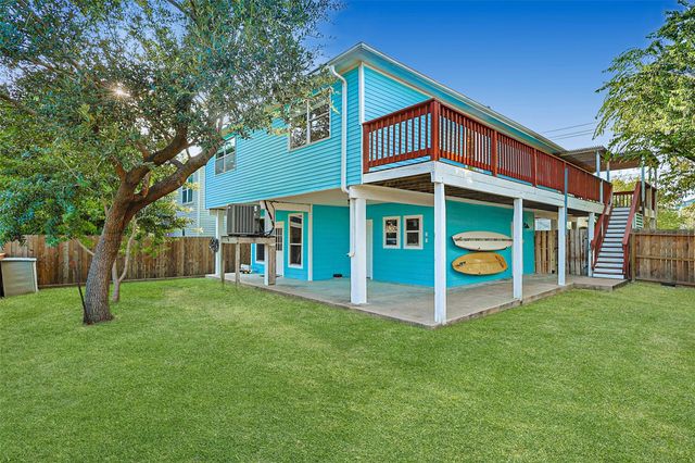827 Cedar Road, Clear Lake Shores, TX 77565
