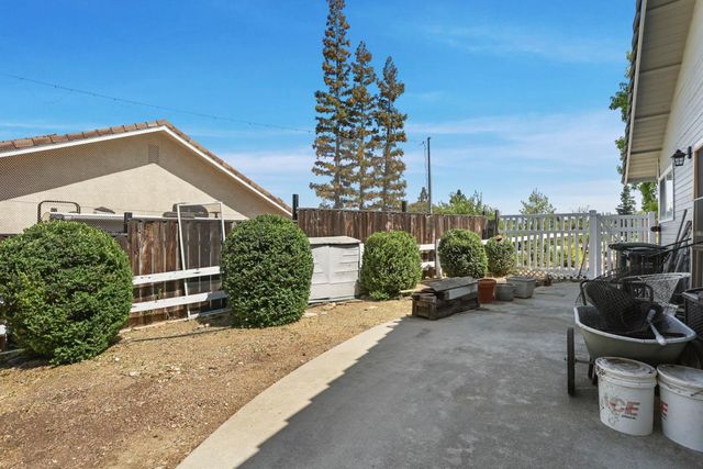 556 Blue Herron Ct, Valley Springs, CA 95252