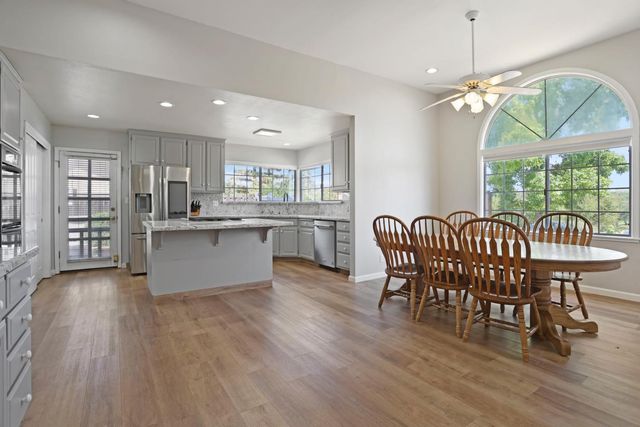 556 Blue Herron Ct, Valley Springs, CA 95252