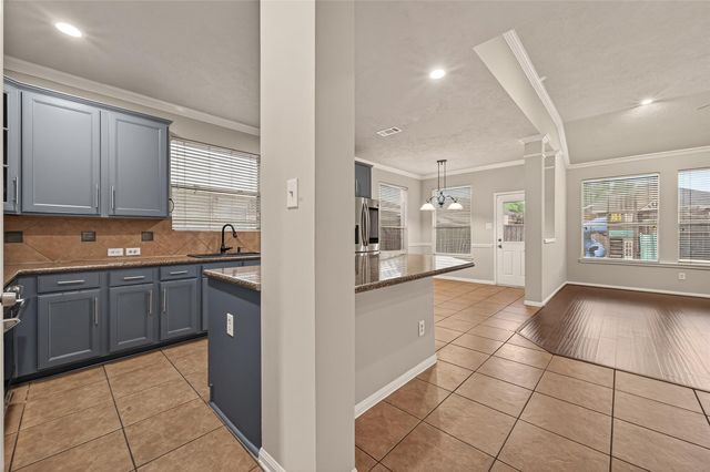 1822 Lansing Cove Drive, Fresno, TX 77545