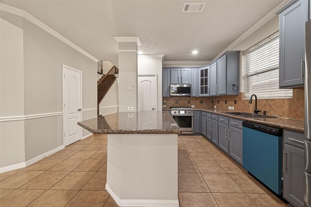 1822 Lansing Cove Drive, Fresno, TX 77545