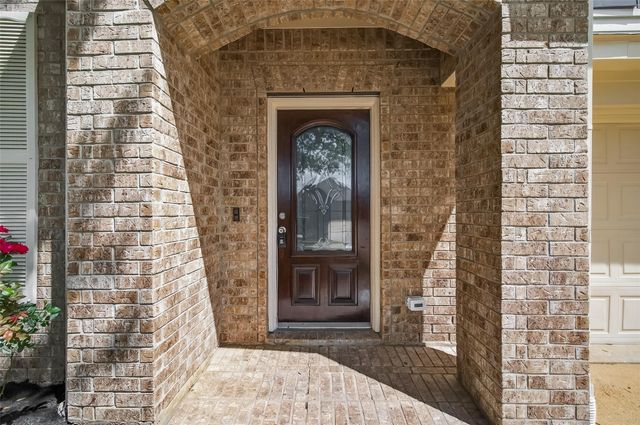 1822 Lansing Cove Drive, Fresno, TX 77545