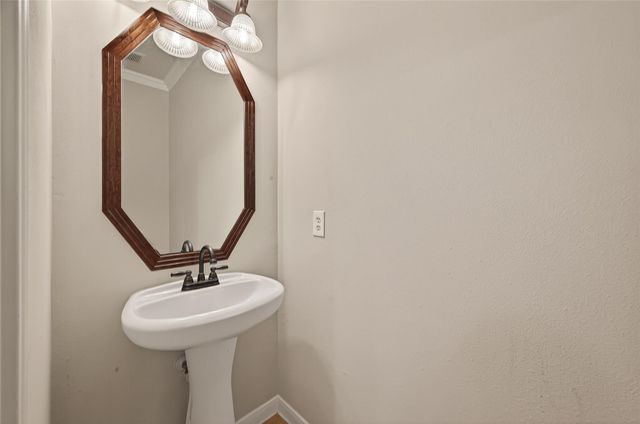 1822 Lansing Cove Drive, Fresno, TX 77545