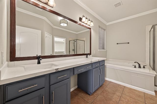 1822 Lansing Cove Drive, Fresno, TX 77545