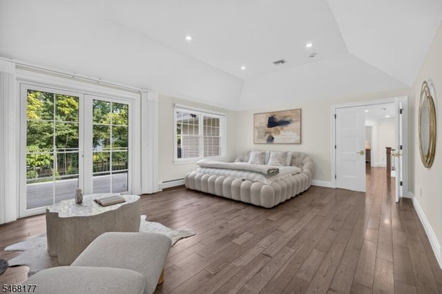 3 Recktenwald Ct, Old Tappan Boro, NJ 07675