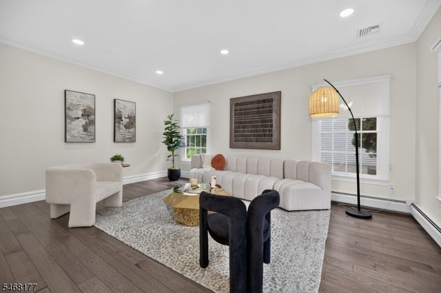 3 Recktenwald Ct, Old Tappan Boro, NJ 07675