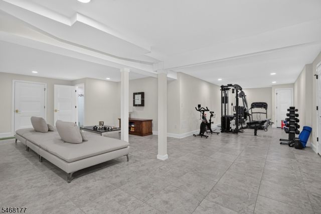 3 Recktenwald Ct, Old Tappan Boro, NJ 07675